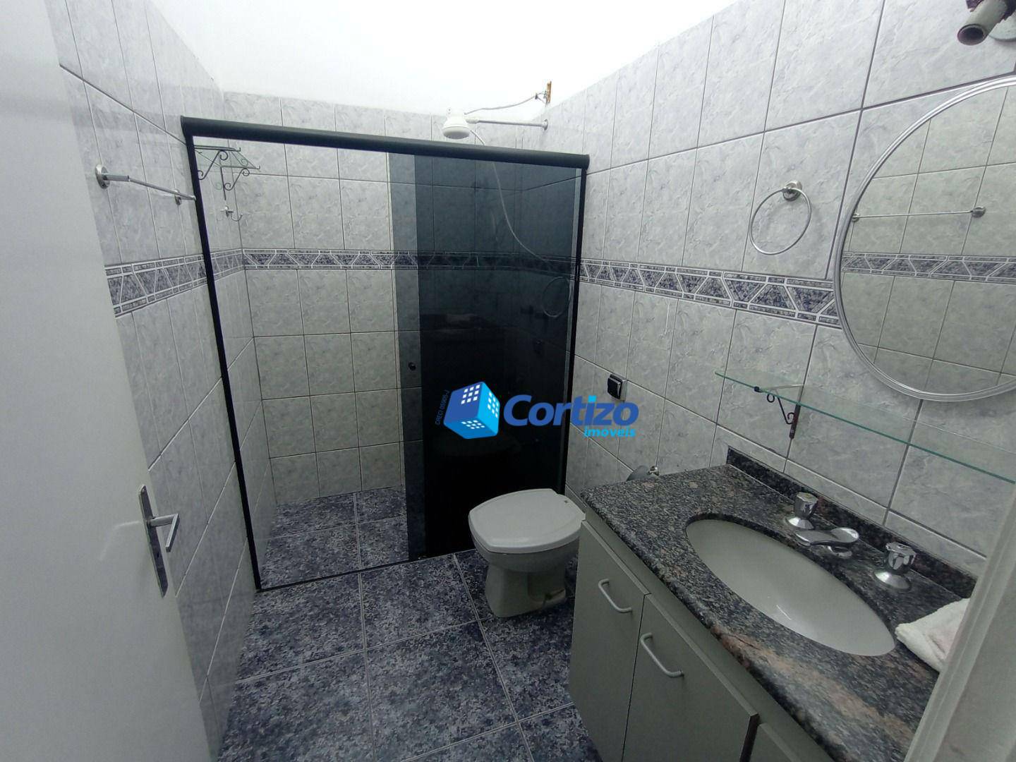 Casa para alugar com 2 quartos, 100m² - Foto 14