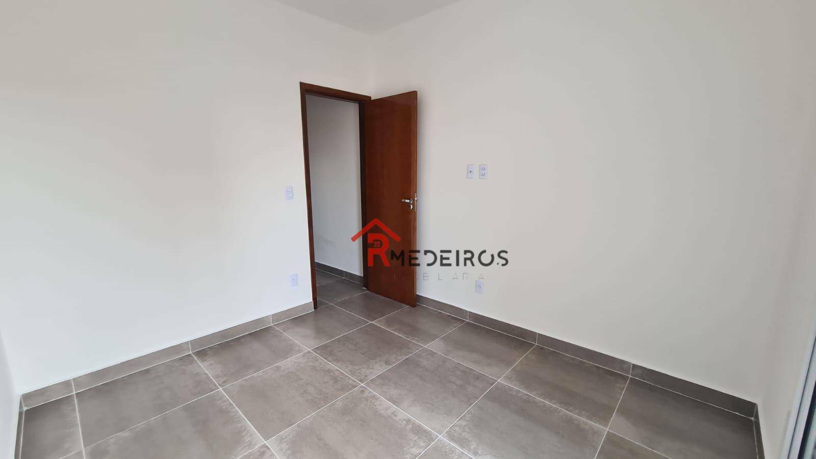 Casa à venda com 2 quartos, 59m² - Foto 12