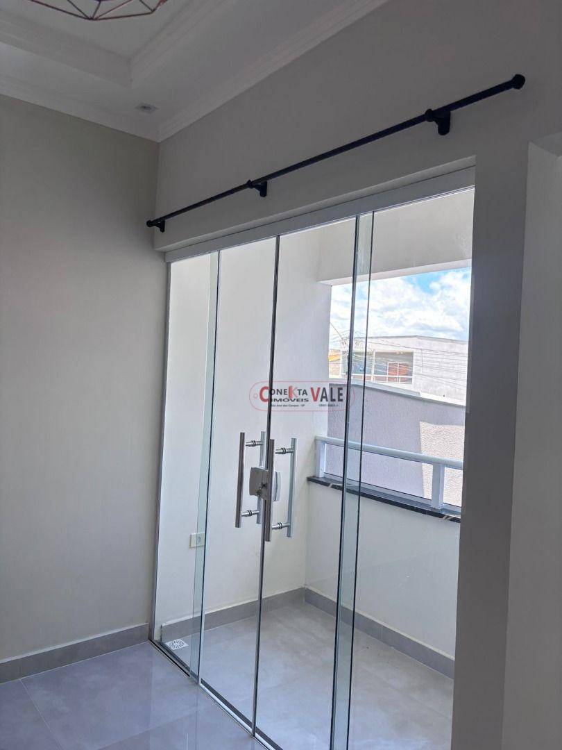 Sobrado à venda com 4 quartos, 225m² - Foto 2