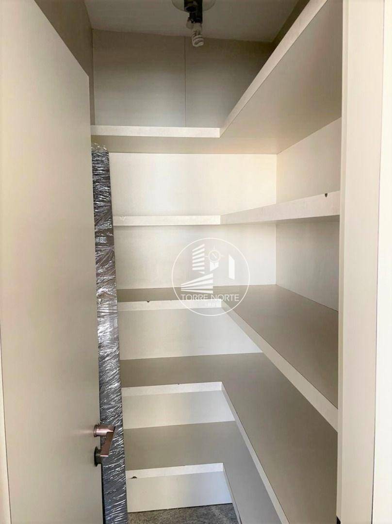 Apartamento à venda com 4 quartos, 227m² - Foto 11