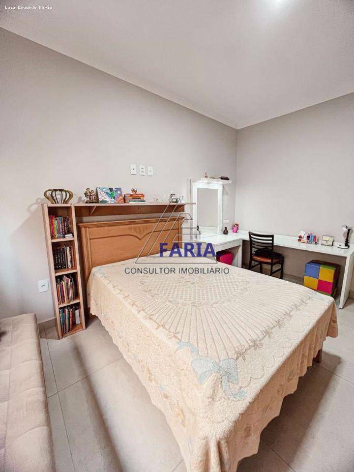 Casa à venda com 3 quartos, 190m² - Foto 13