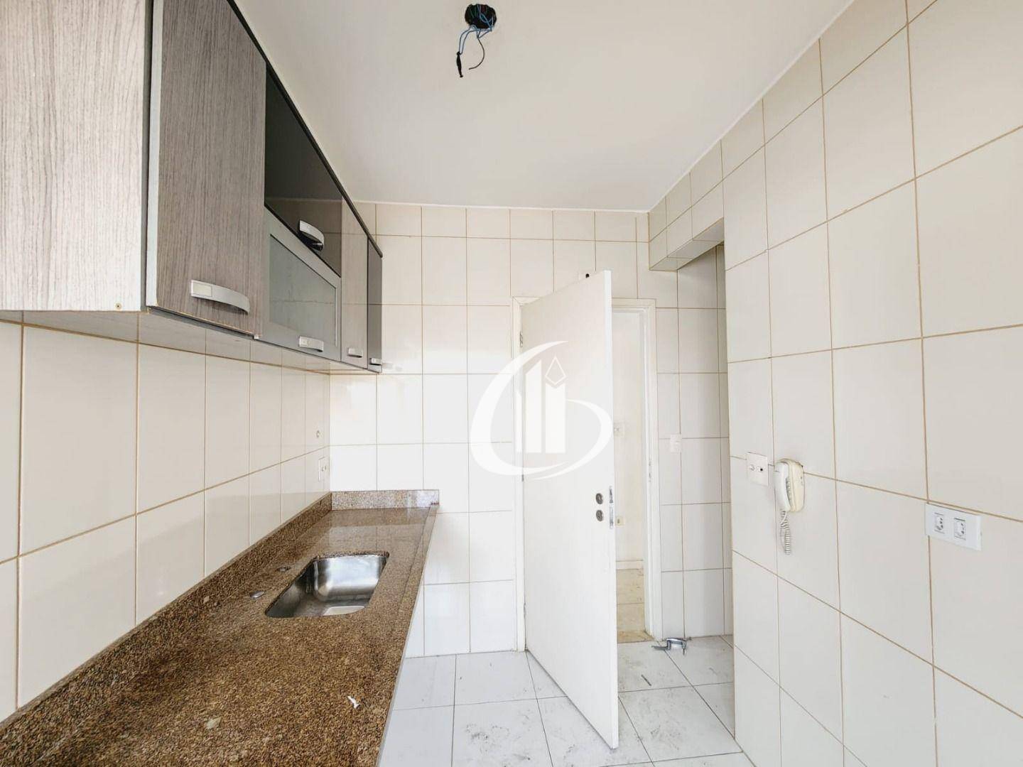 Apartamento à venda com 3 quartos, 77m² - Foto 3