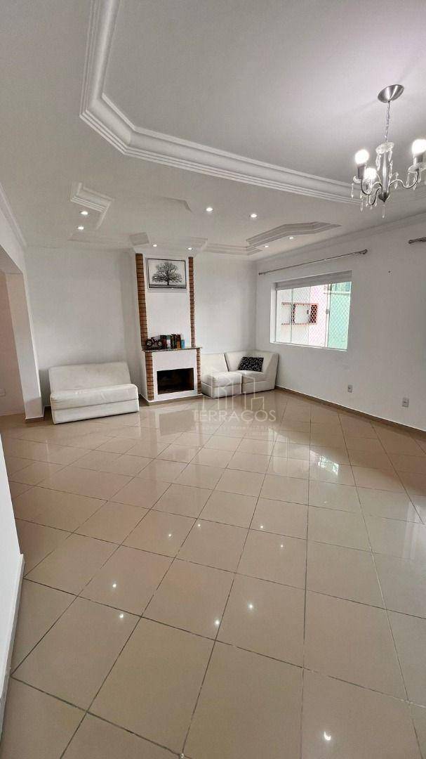 Casa à venda e aluguel com 3 quartos, 320m² - Foto 9