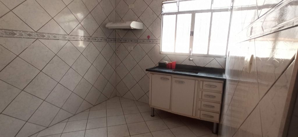 Casa para alugar com 1 quarto, 60m² - Foto 19