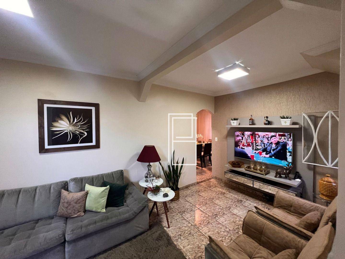 Casa à venda com 3 quartos, 230m² - Foto 3