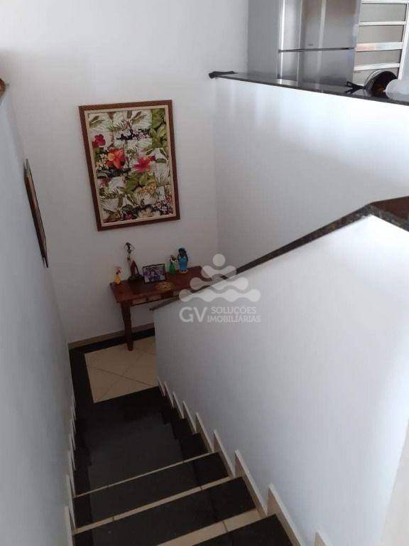 Casa à venda com 2 quartos, 109m² - Foto 4