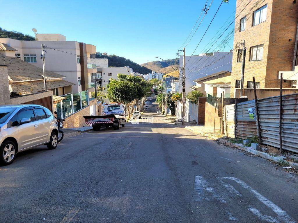 Casa à venda com 3 quartos, 272m² - Foto 4