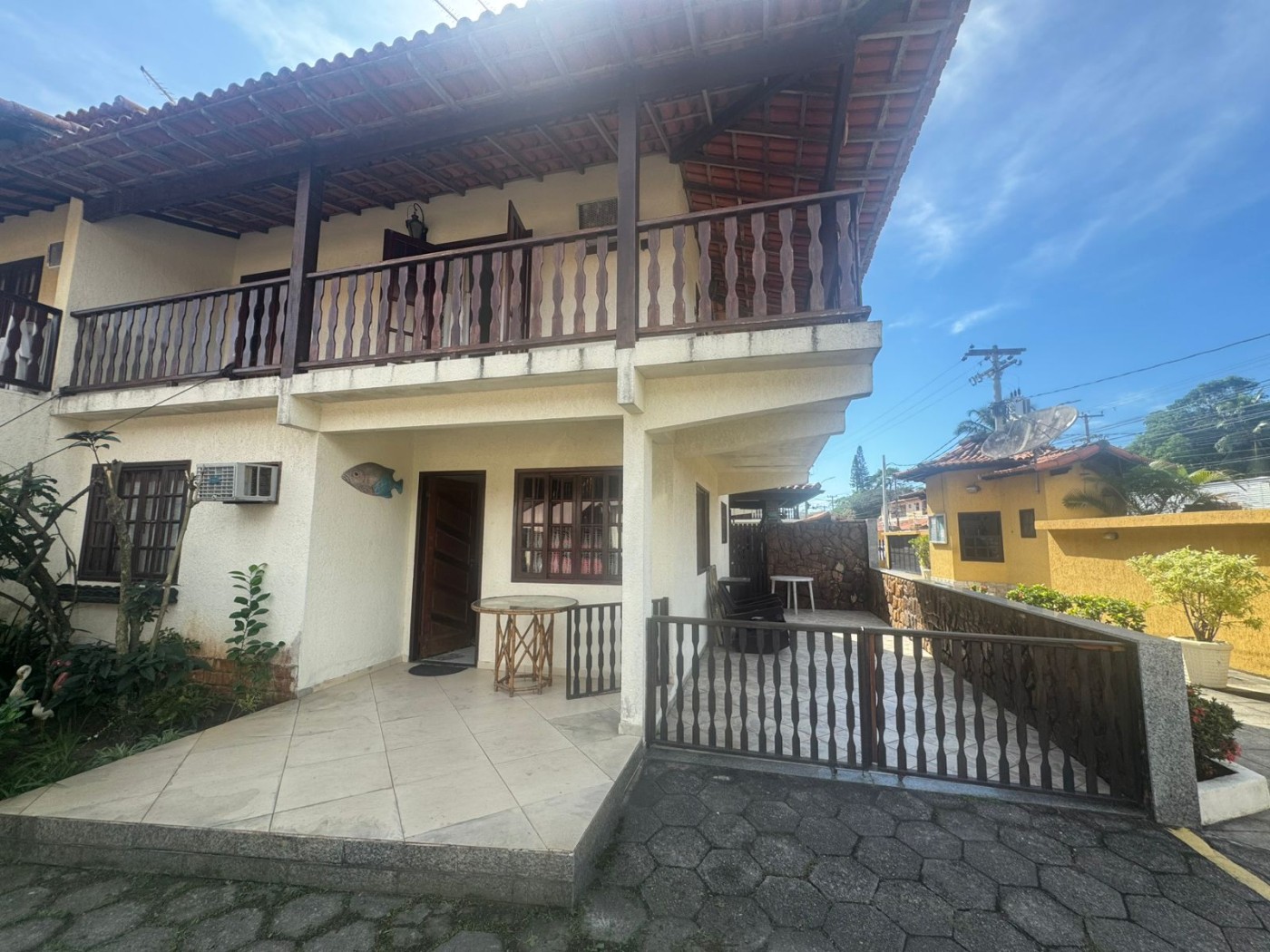Casa à venda com 3 quartos, 225m² - Foto 2