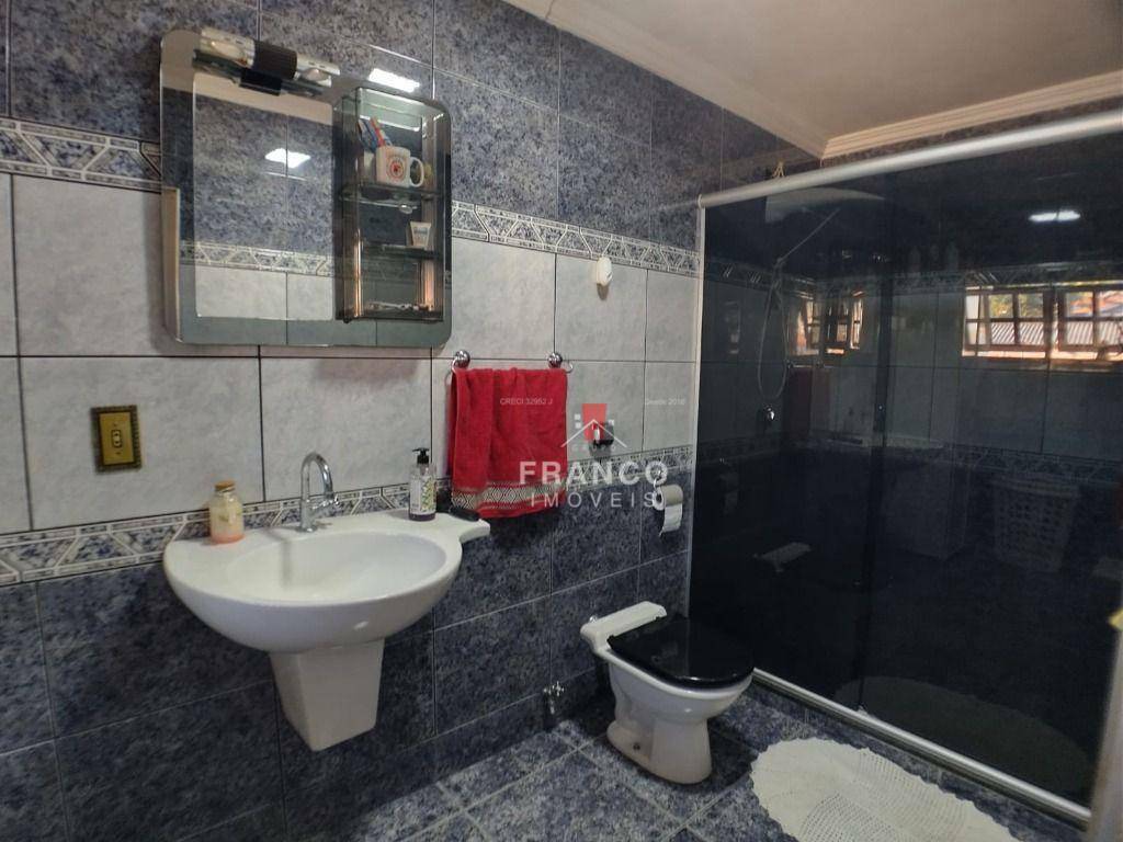 Casa à venda com 5 quartos, 332m² - Foto 20