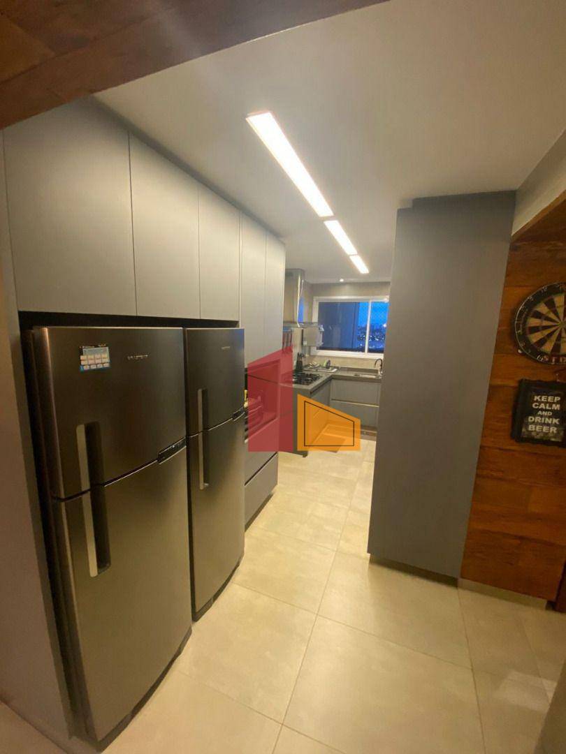 Apartamento à venda com 3 quartos, 236m² - Foto 7