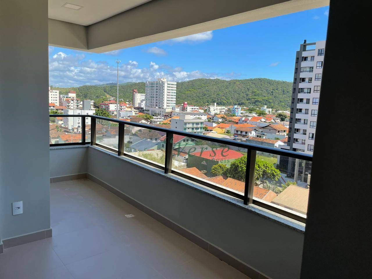 Apartamento à venda com 3 quartos, 96m² - Foto 4