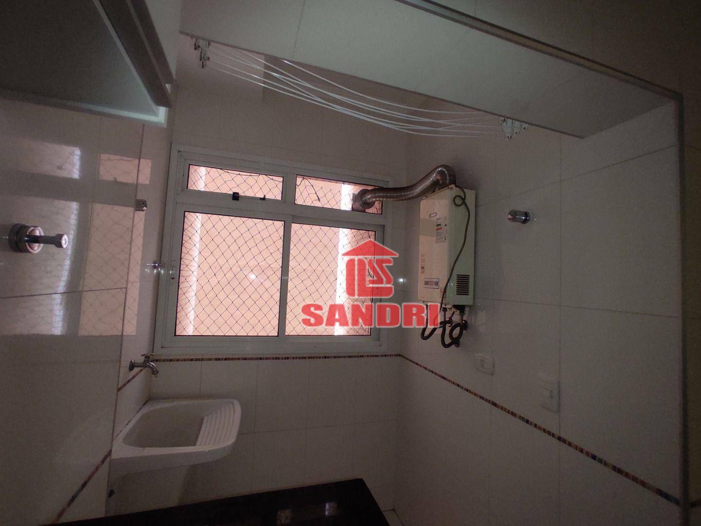 Apartamento à venda com 2 quartos, 70m² - Foto 3