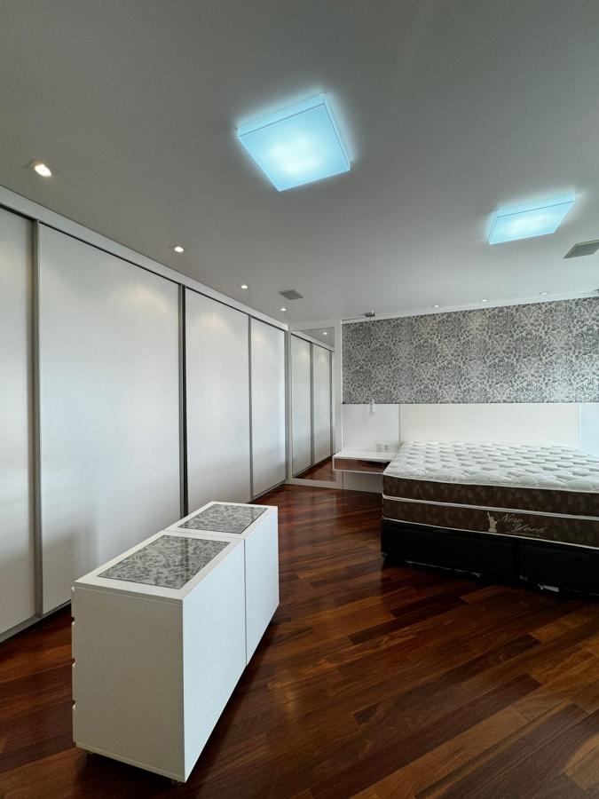 Apartamento à venda com 3 quartos, 232m² - Foto 9