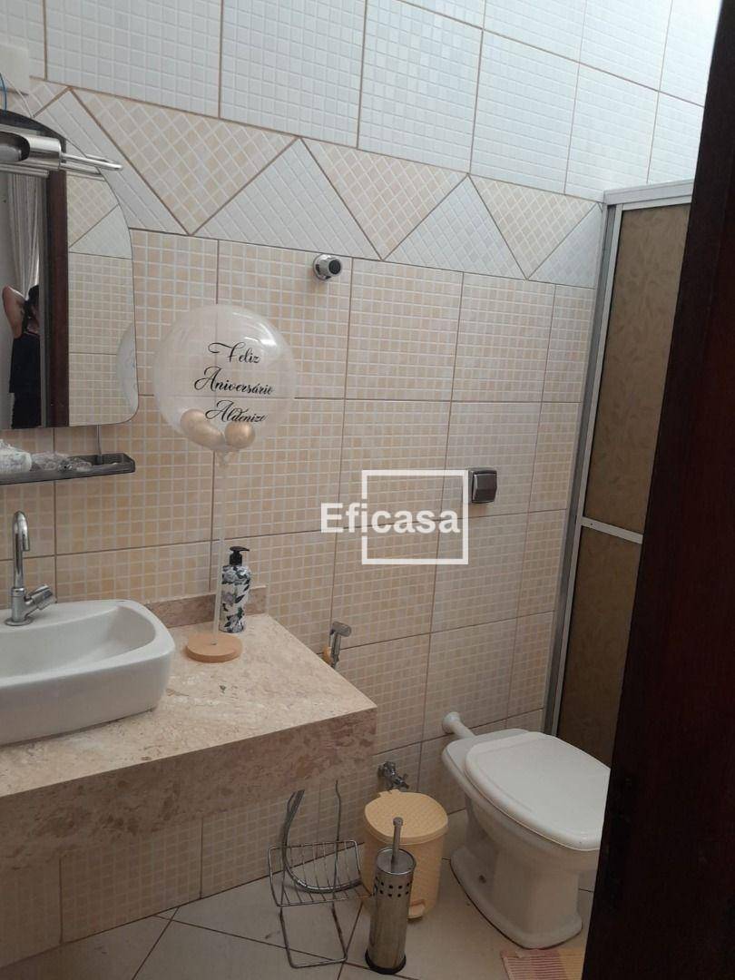 Casa à venda com 3 quartos, 220m² - Foto 12