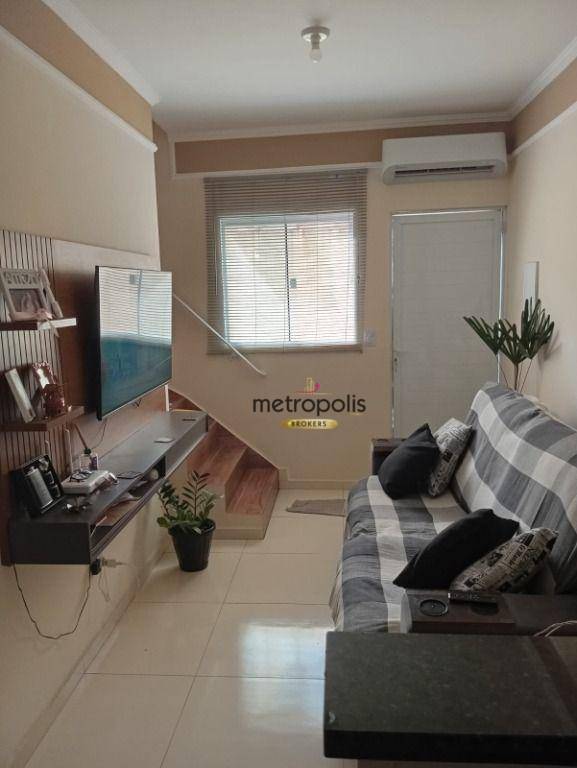 Sobrado à venda com 2 quartos, 56m² - Foto 1