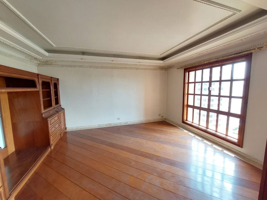 Apartamento para alugar com 4 quartos, 465m² - Foto 3