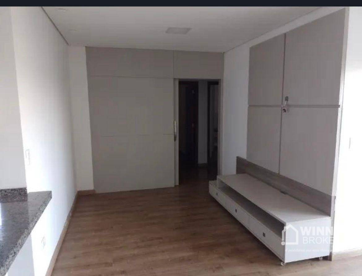 Apartamento à venda com 3 quartos, 82m² - Foto 2