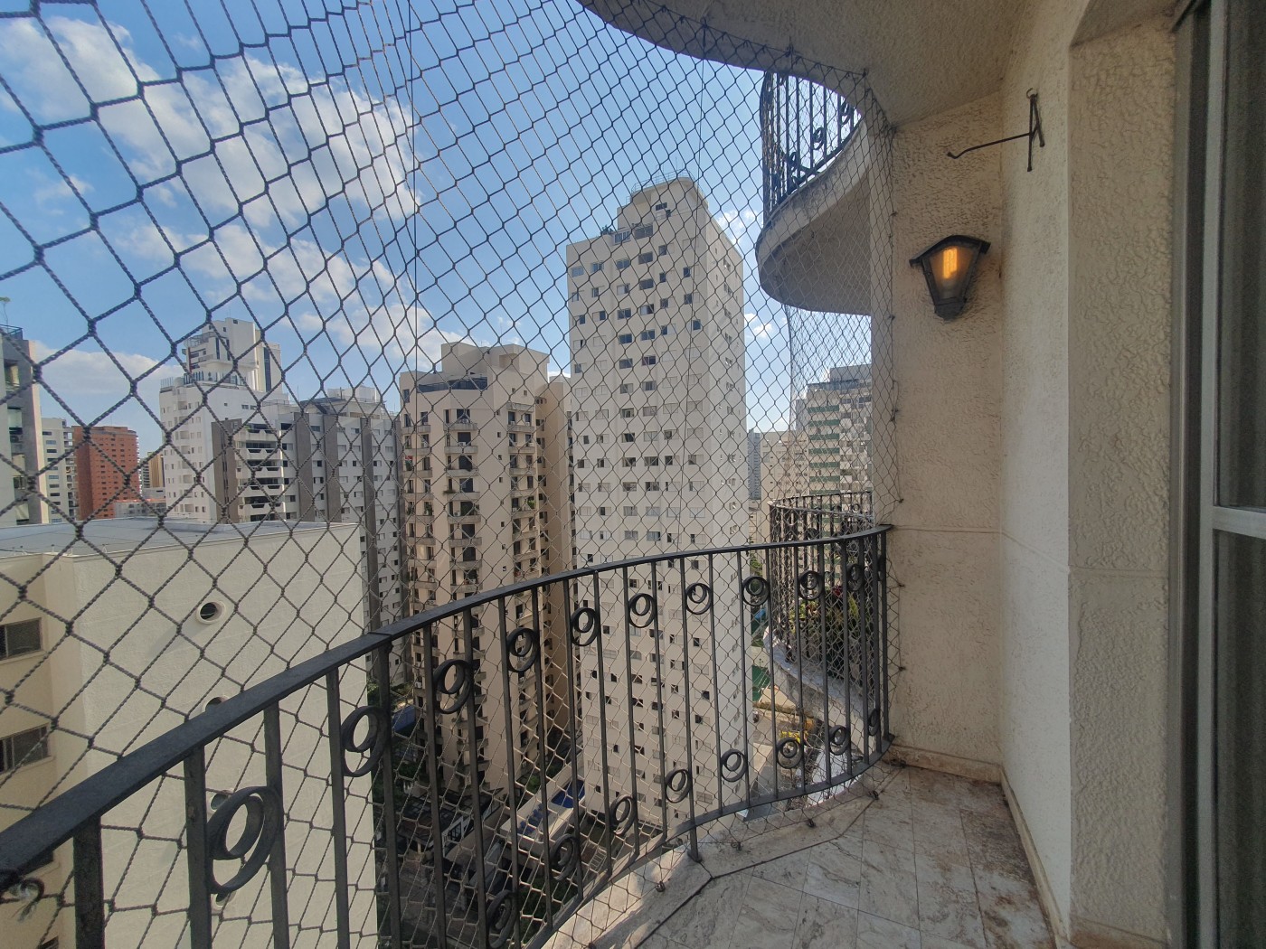 Apartamento para alugar com 3 quartos, 110m² - Foto 1