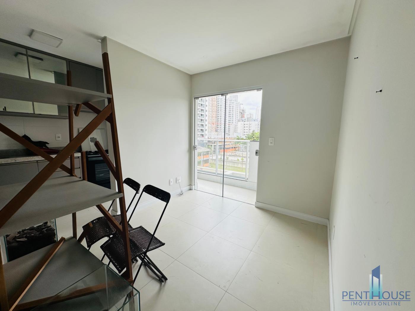 Apartamento à venda com 2 quartos, 64m² - Foto 42