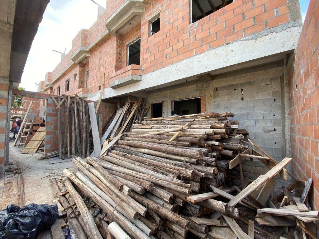 Sobrado à venda com 3 quartos, 120m² - Foto 4