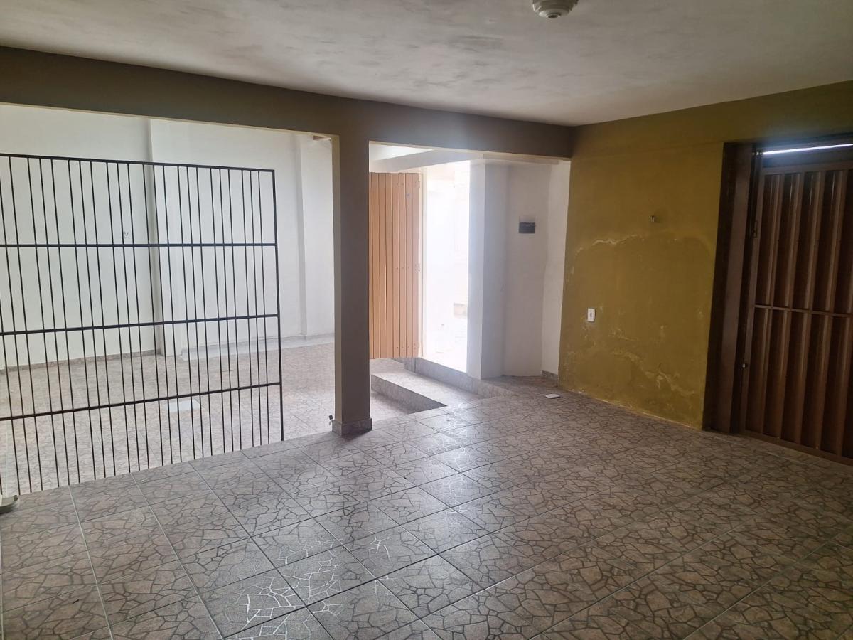 Casa para alugar com 2 quartos, 200m² - Foto 5