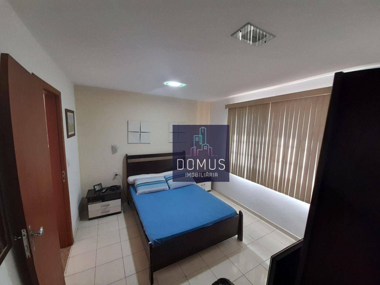 Casa à venda com 3 quartos, 302m² - Foto 11