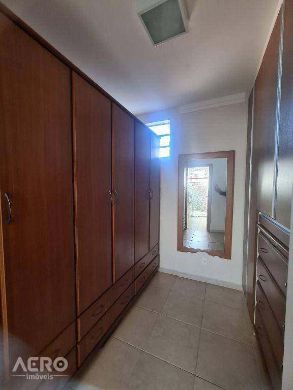 Casa à venda com 3 quartos, 340m² - Foto 23