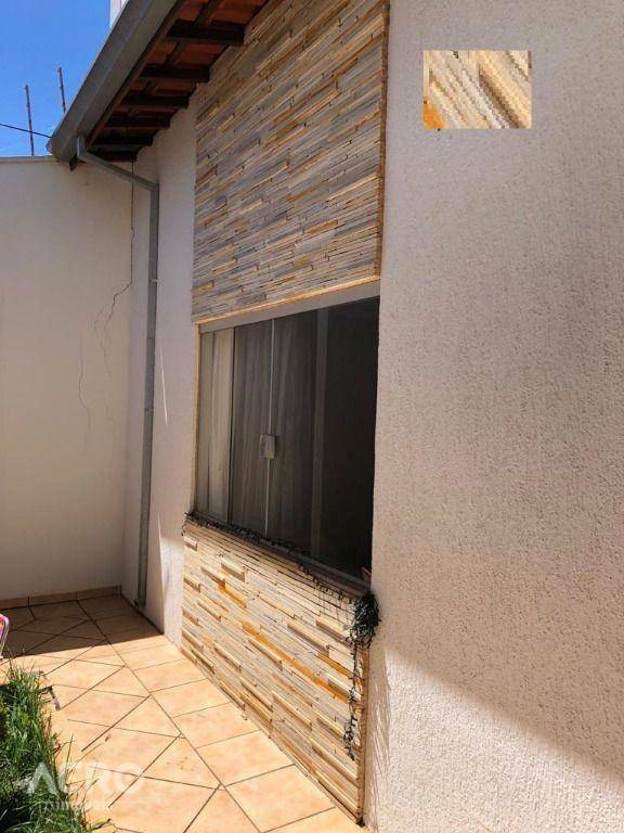 Casa à venda com 4 quartos, 170m² - Foto 2