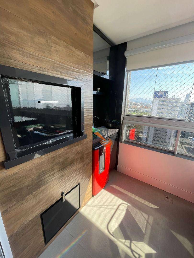 Apartamento à venda com 3 quartos, 96m² - Foto 7