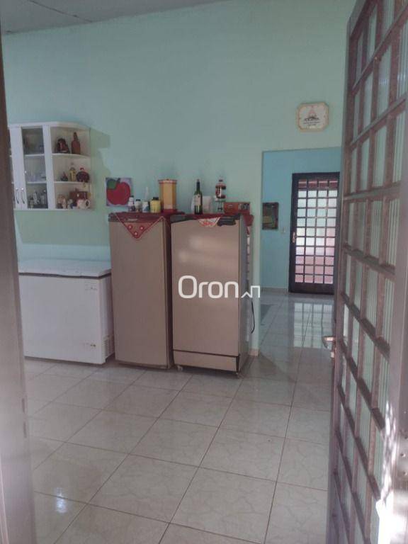 Chácara à venda com 2 quartos, 300m² - Foto 5