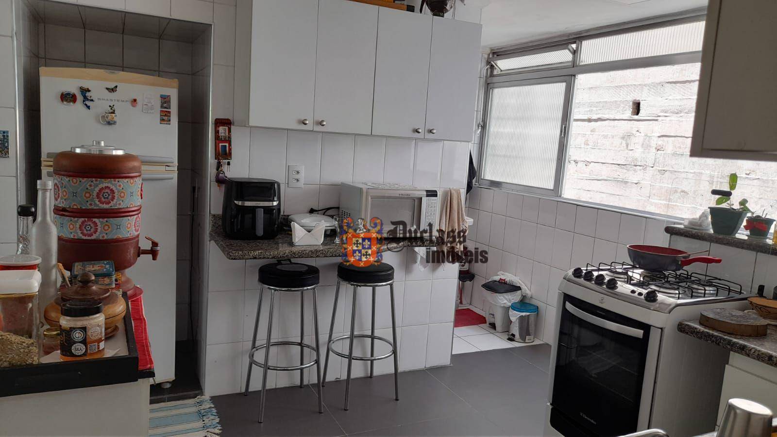 Apartamento à venda com 3 quartos, 122m² - Foto 7