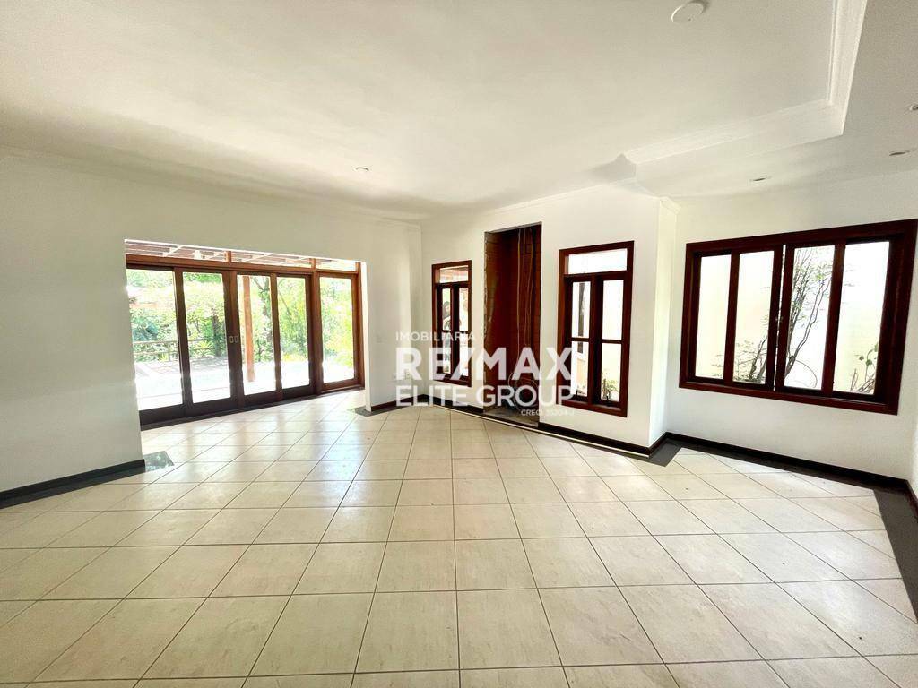 Casa de Condomínio à venda com 5 quartos, 492m² - Foto 4