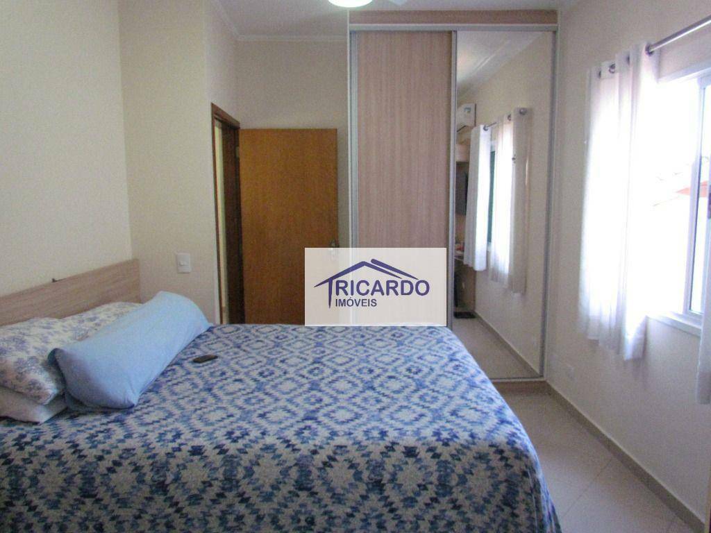 Casa de Condomínio à venda com 3 quartos, 240m² - Foto 24