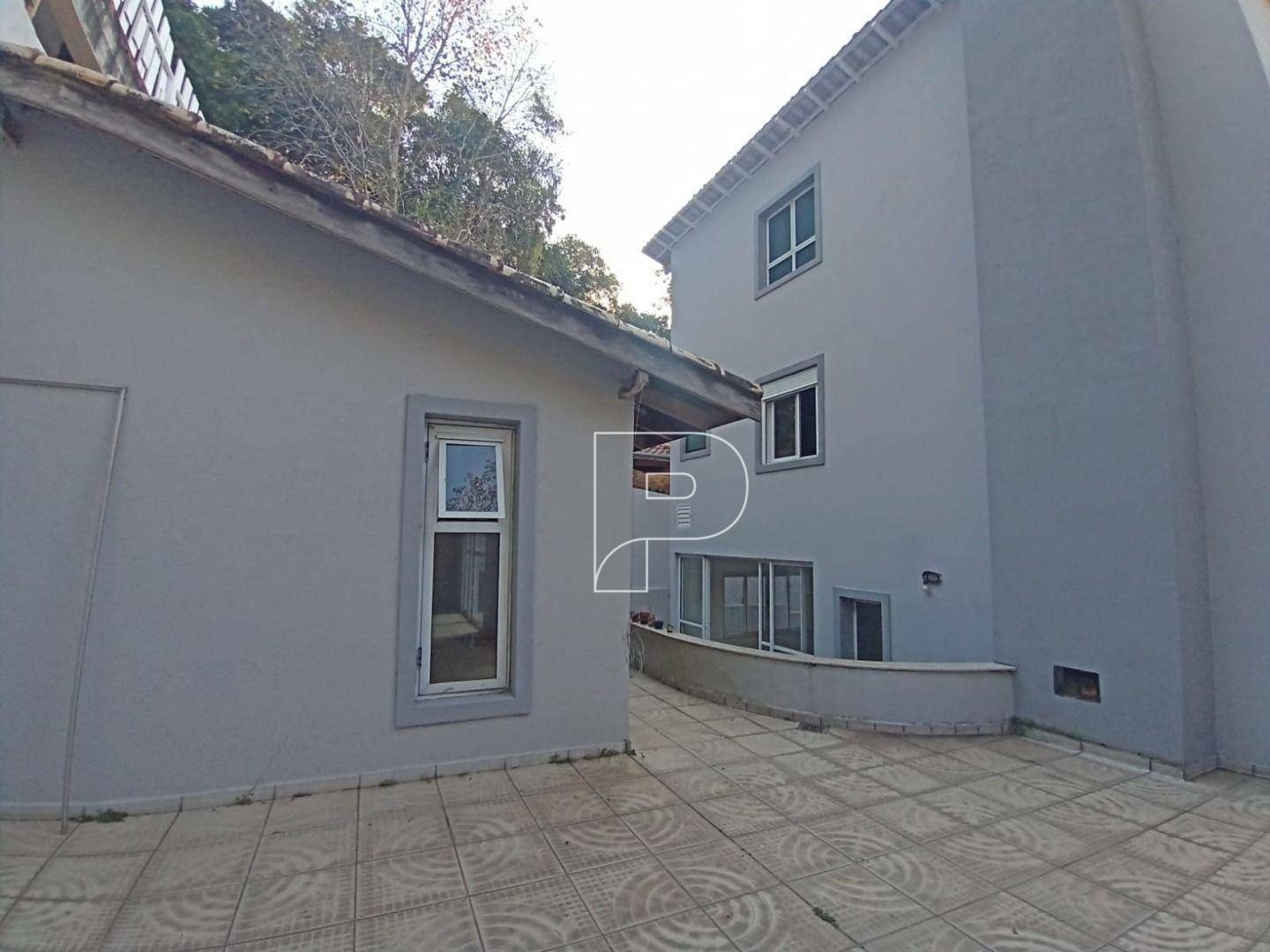 Casa de Condomínio à venda com 4 quartos, 255m² - Foto 1