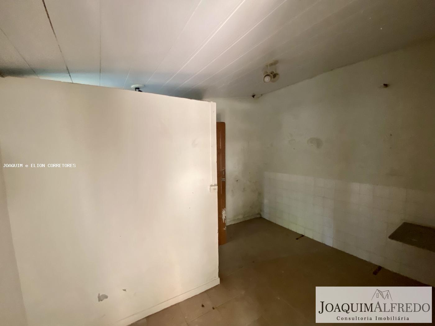 Casa à venda com 4 quartos, 185m² - Foto 5