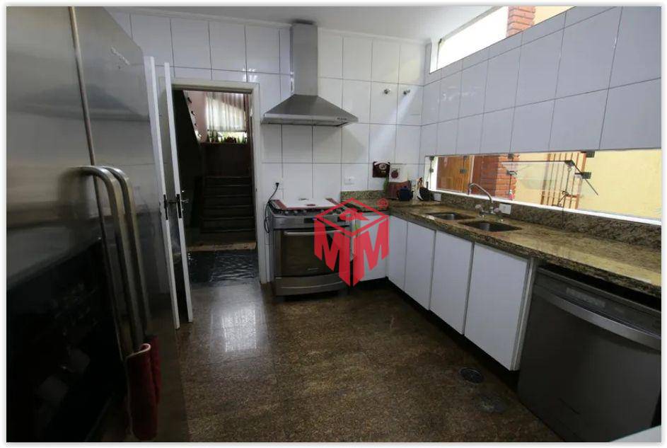 Sobrado à venda com 4 quartos, 388m² - Foto 29