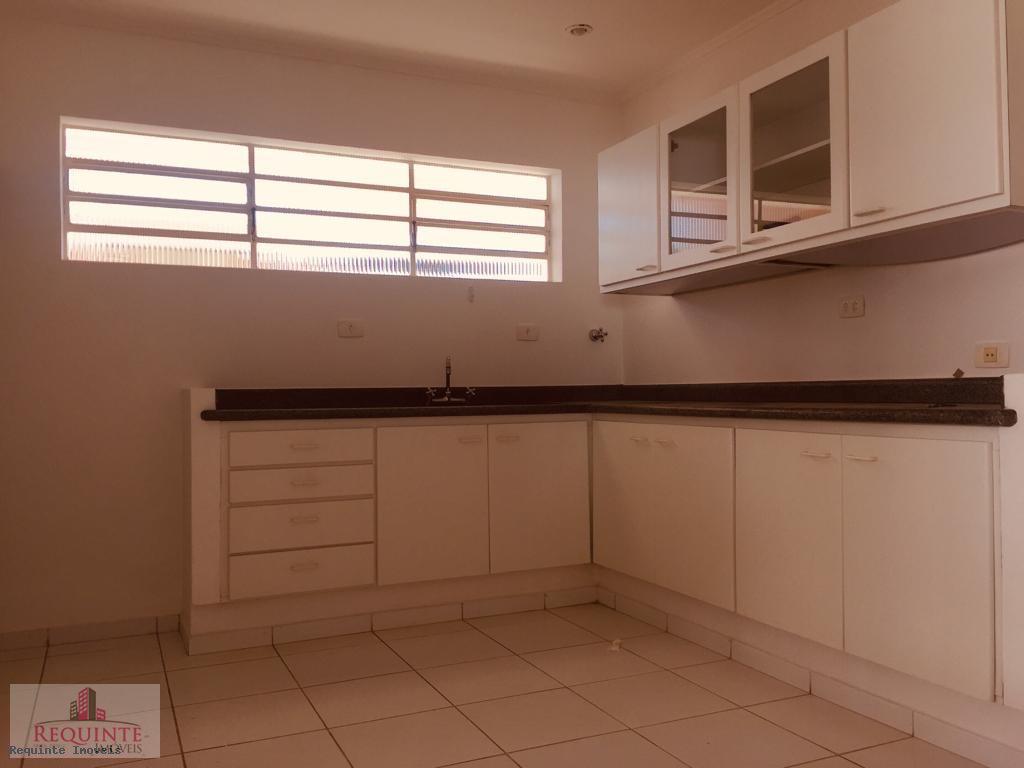 Casa para alugar com 3 quartos, 350m² - Foto 14