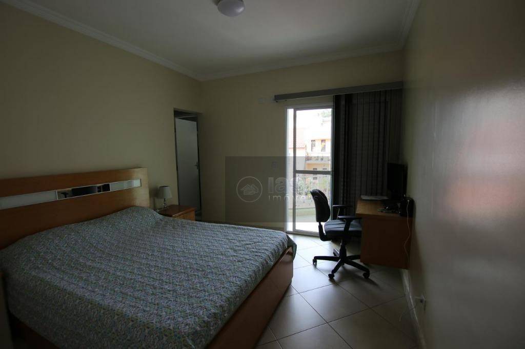 Sobrado à venda com 3 quartos, 250M2 - Foto 12