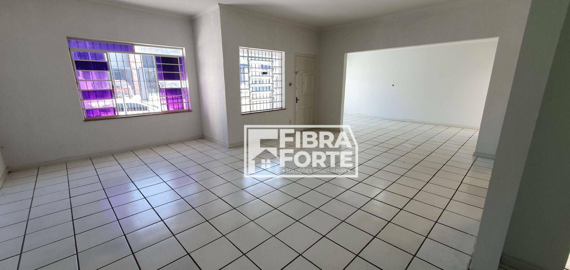 Casa à venda com 5 quartos, 224m² - Foto 6