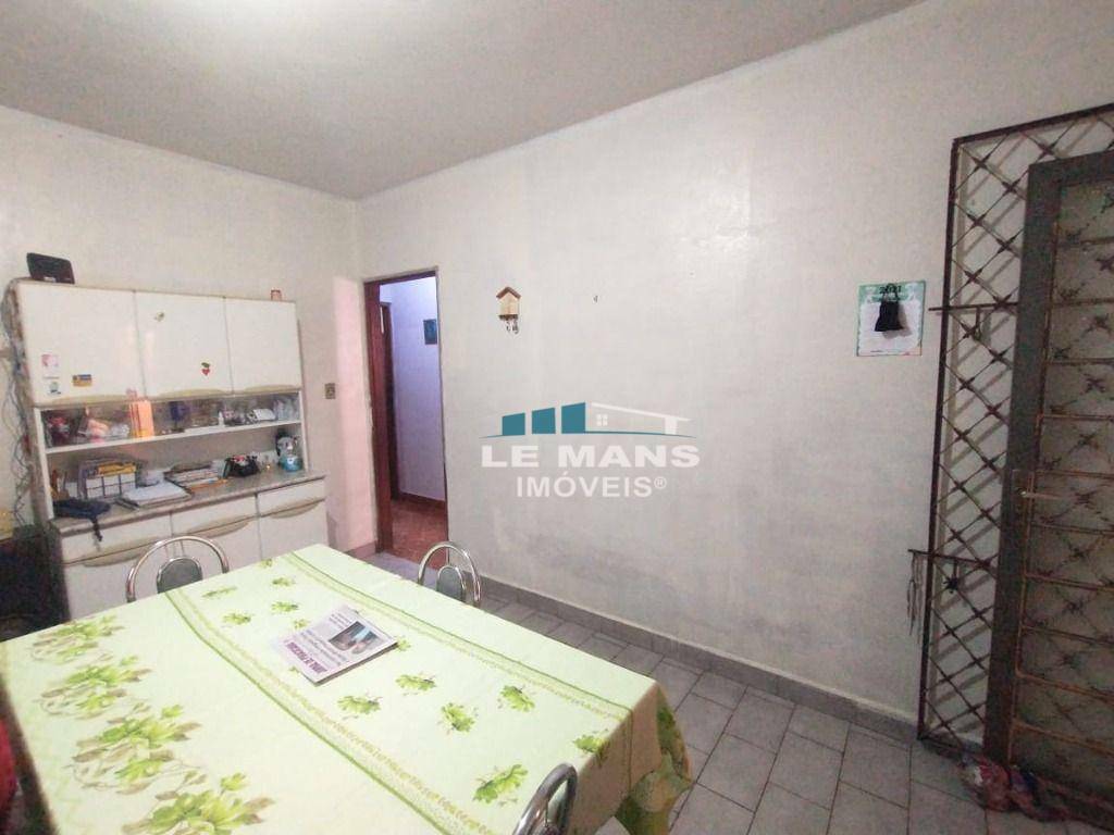 Casa à venda com 4 quartos, 136m² - Foto 5