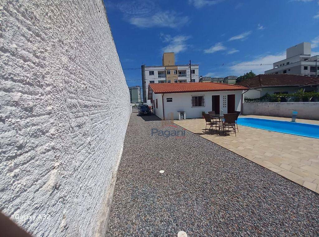 Casa à venda com 2 quartos, 182m² - Foto 20