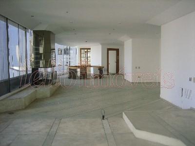 Apartamento para alugar com 4 quartos, 500m² - Foto 1