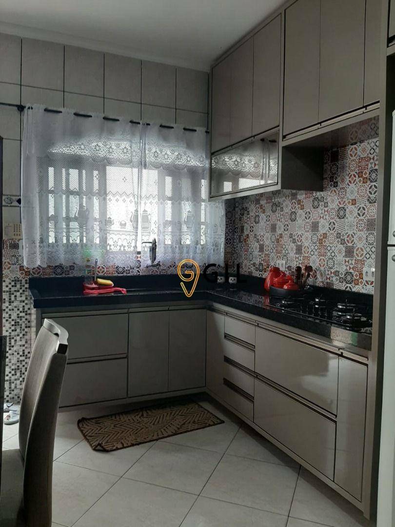 Casa à venda com 2 quartos, 100m² - Foto 4