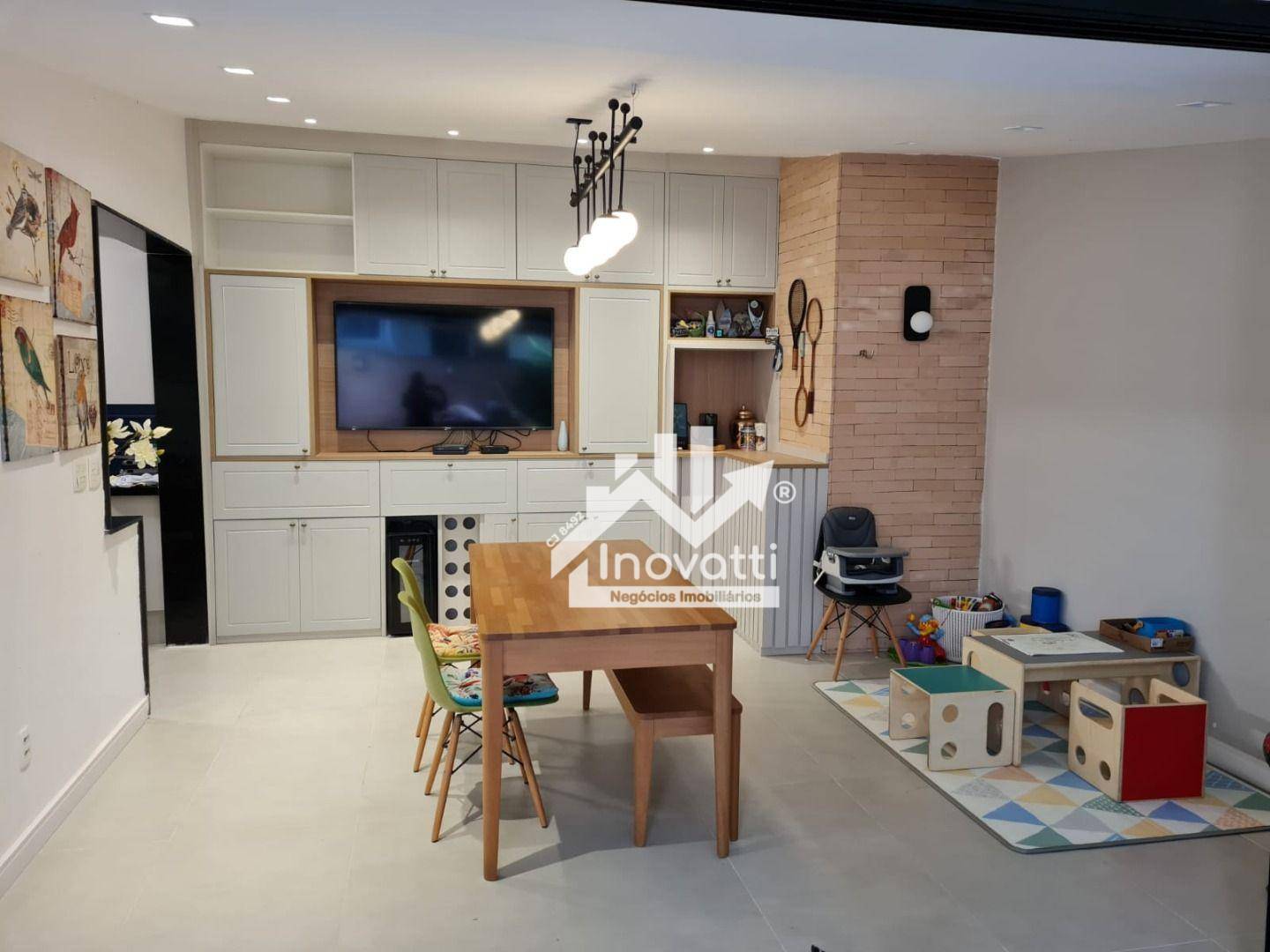 Apartamento à venda com 4 quartos, 140m² - Foto 1