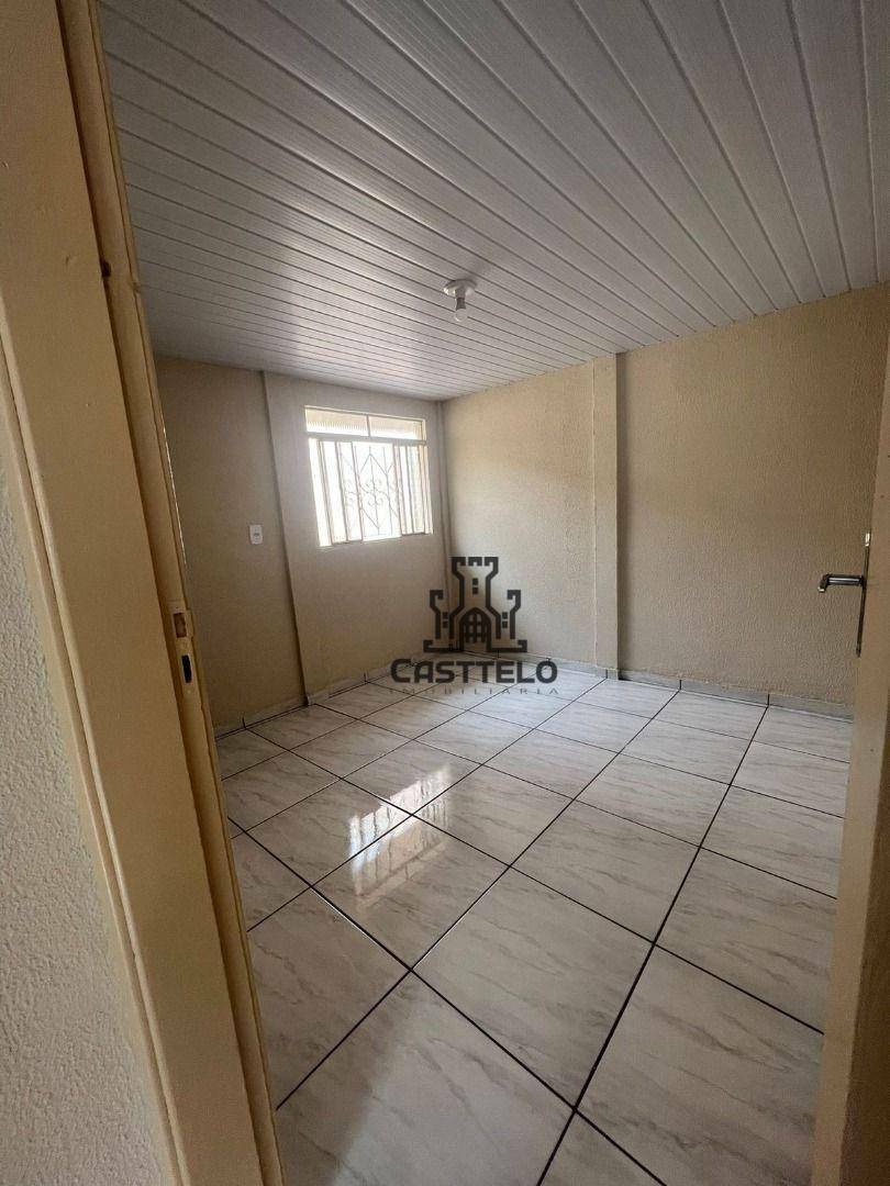 Casa à venda com 2 quartos, 60m² - Foto 7