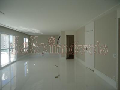 Apartamento para alugar com 3 quartos, 180m² - Foto 2