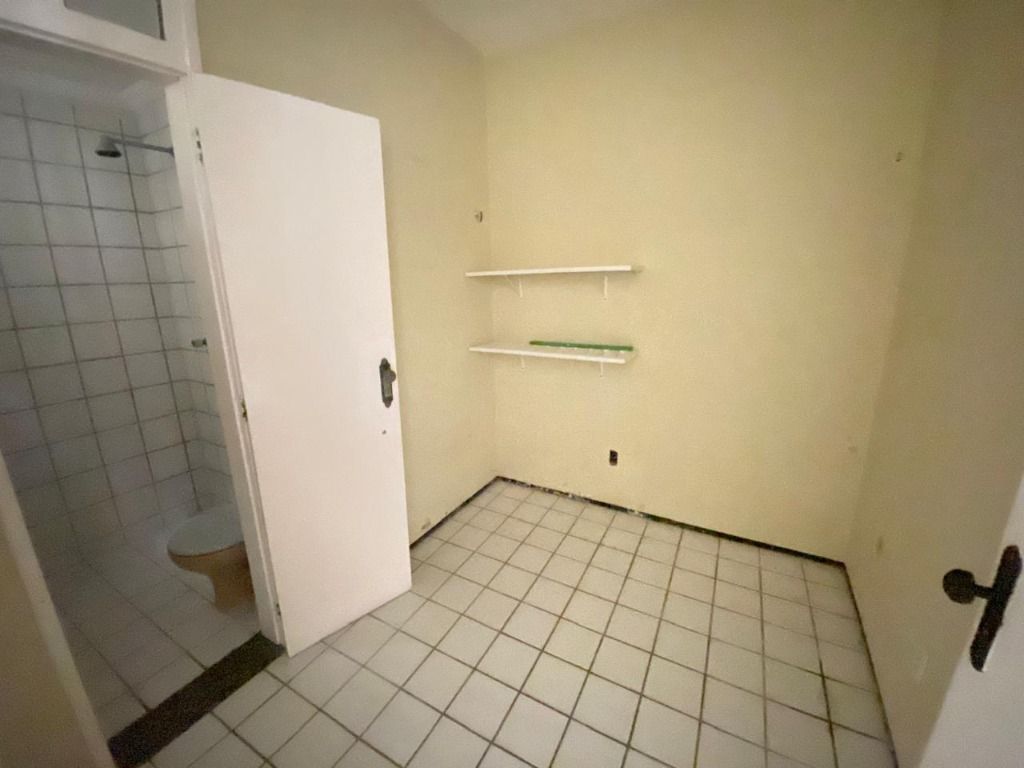 Casa para alugar com 4 quartos, 230m² - Foto 11