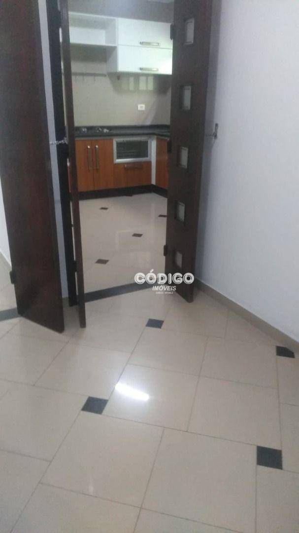 Casa para alugar com 2 quartos, 130m² - Foto 15