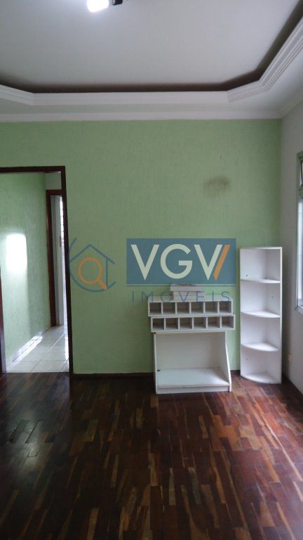 Casa à venda com 3 quartos, 140m² - Foto 1