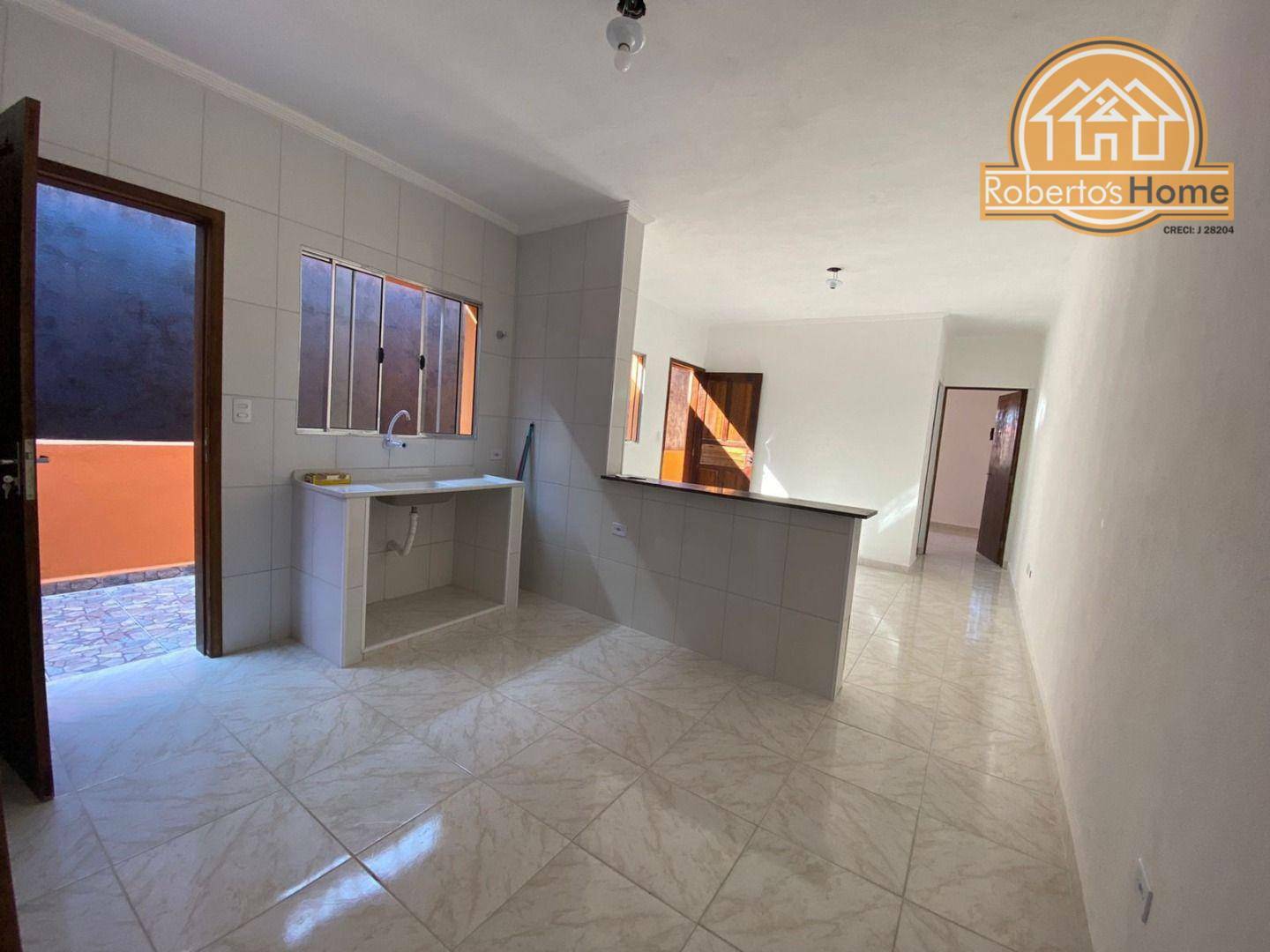 Casa à venda com 2 quartos, 70m² - Foto 2